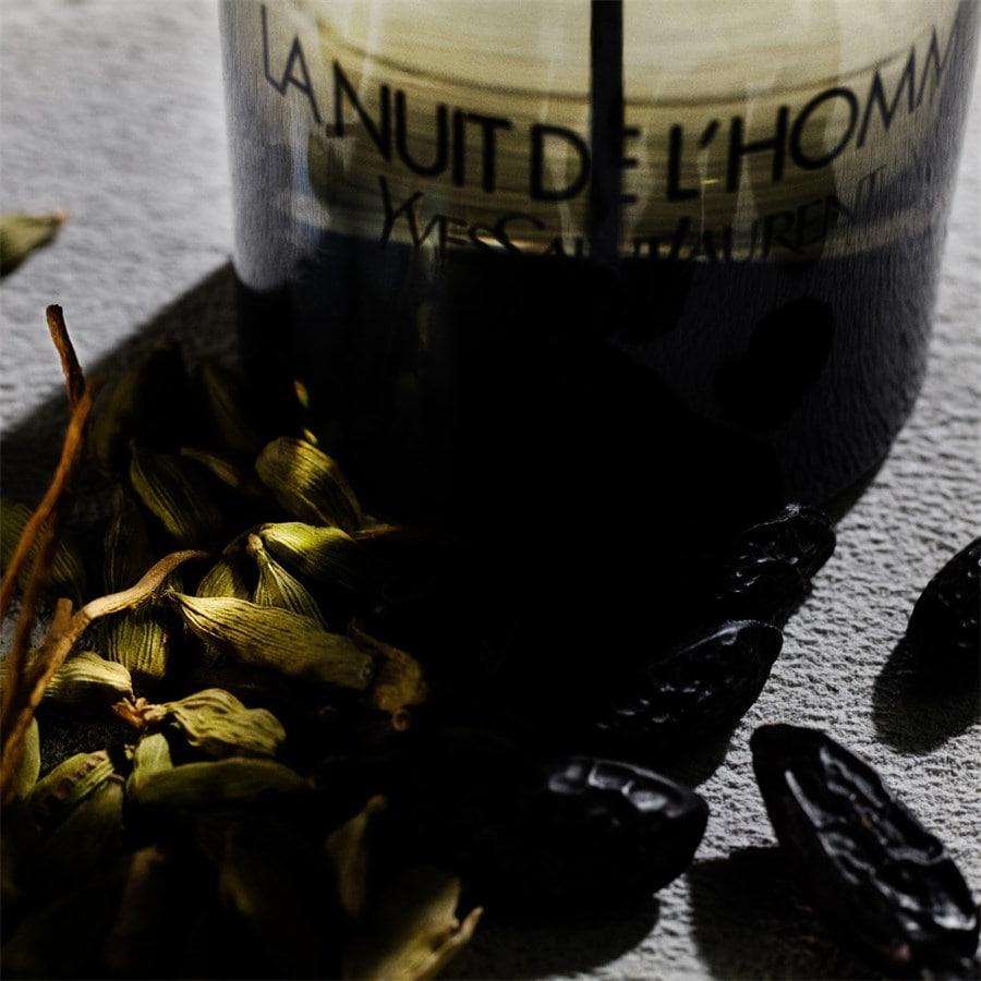 Yves Saint Laurent La Nuit De L'Homme Eau de Toilette Spray Ritorno libero