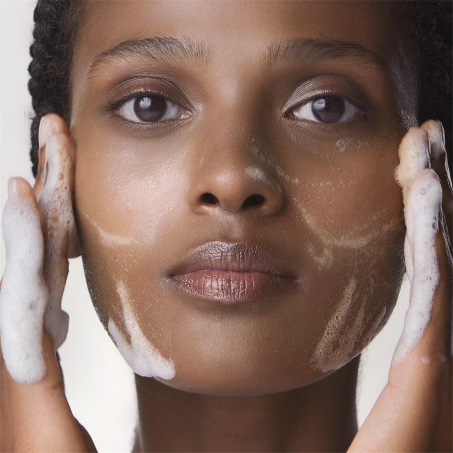 La Mer Pulizia The Essence Foaming Cleanser Super sconto