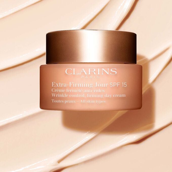 Clarins Extra-Firming Crema Antirughe SPF 15 Tutti i tipi di pelle Fino Al -60%