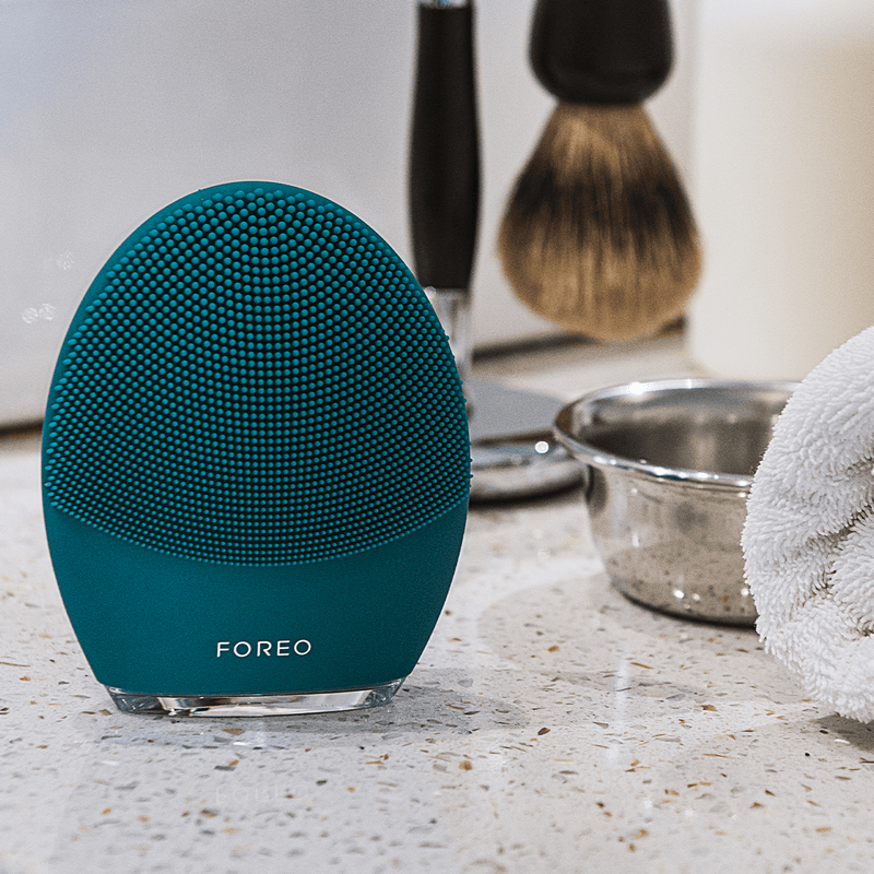 FOREO Dispositivo intelligente per la pulizia e il rassodamento del viso 2025